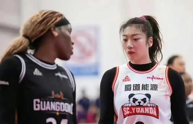 四川队惨遭惨败，主教练倍感压力，寻找突破口的简单介绍